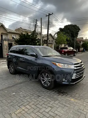 Toyota Highlander 2018 Blue