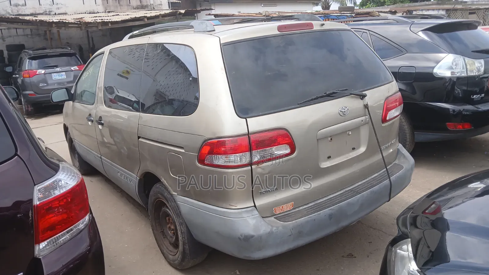 Toyota Sienna 2001 Gold