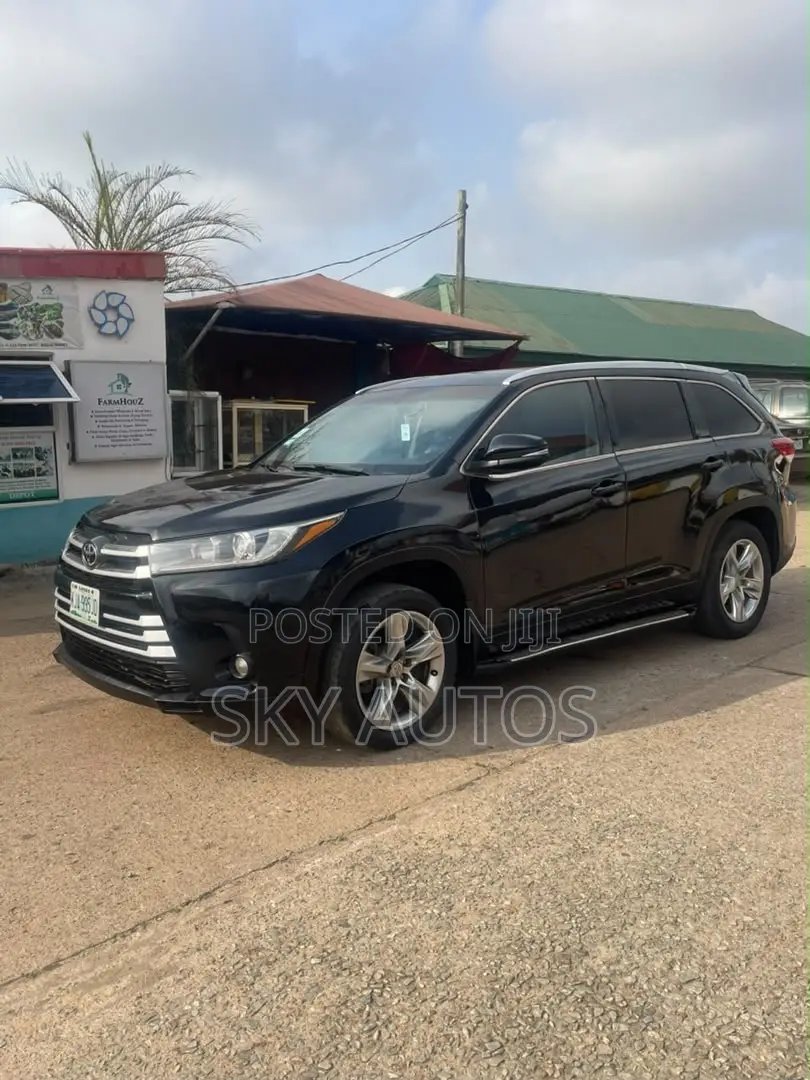 Toyota Highlander XLE 4x2 V6 (3.5L 6cyl 8A) 2017 Black