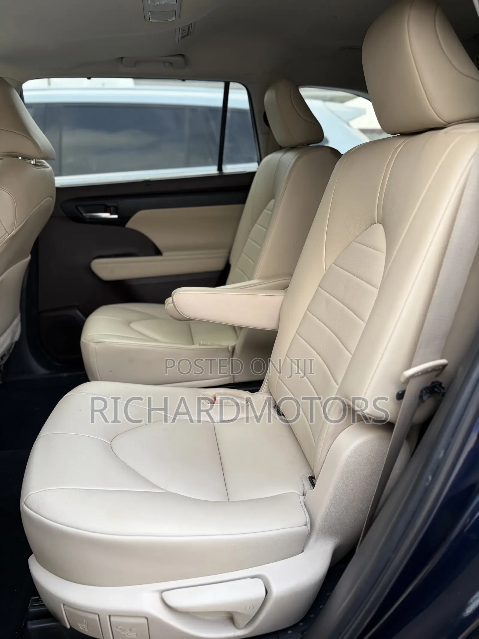 Toyota Highlander XLE FWD 2023 Blue