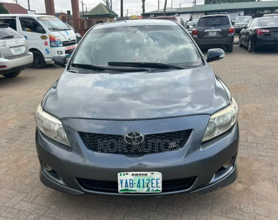 Toyota Corolla 2010 Gray