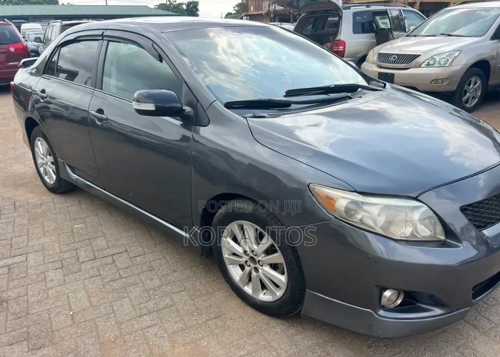 Toyota Corolla 2010 Gray