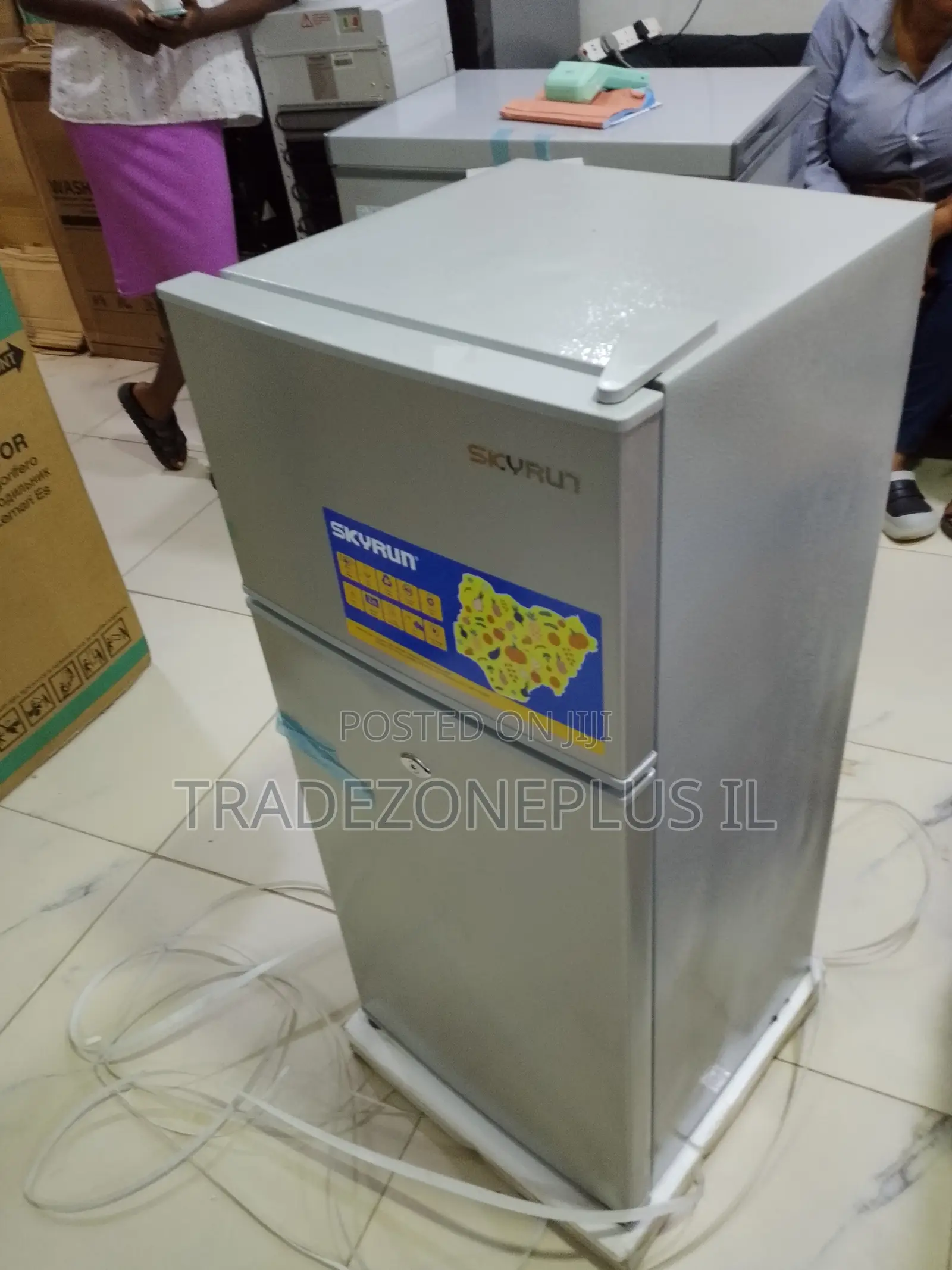 Skyrun BCD-108J Fridge for Organized Food Storage
