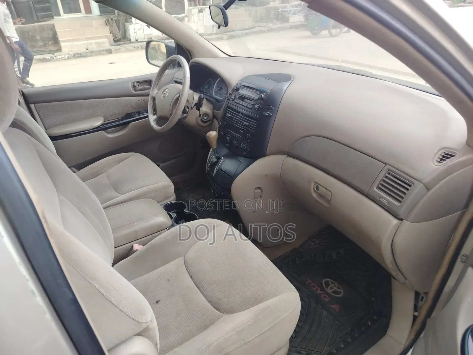 Toyota Sienna 2005 Gold