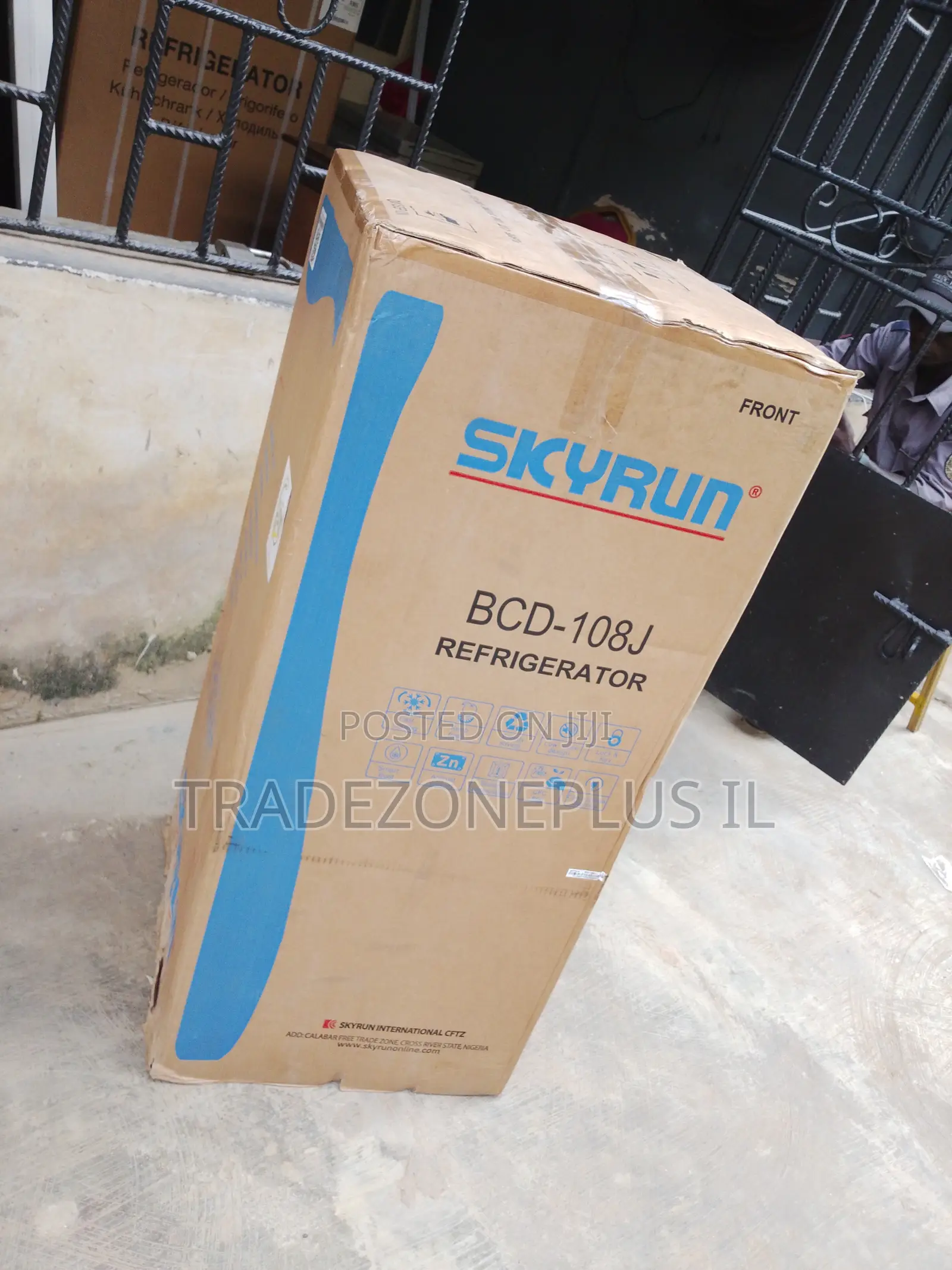 Skyrun 108L Refrigerator for a Tidy and Organized Kitchen