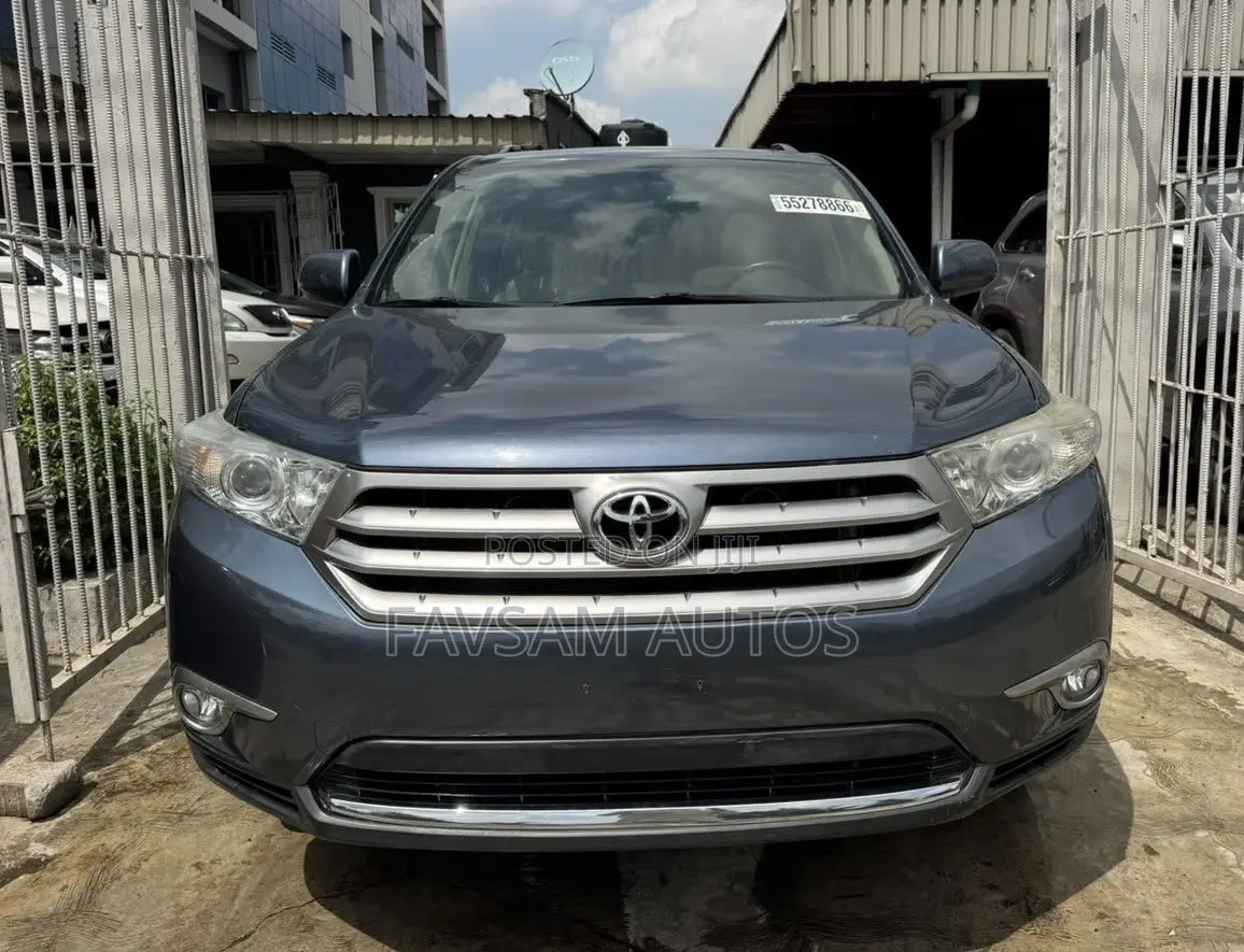 Toyota Highlander Limited 3.5l 4WD 2013 Blue