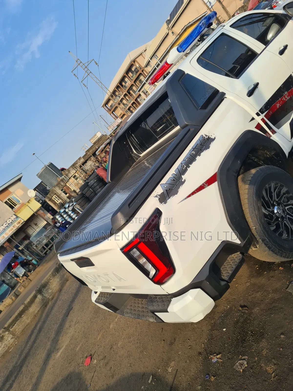 Automatic Retractable Boot Cover With Travo Spoiler for Toyota Hilux-'