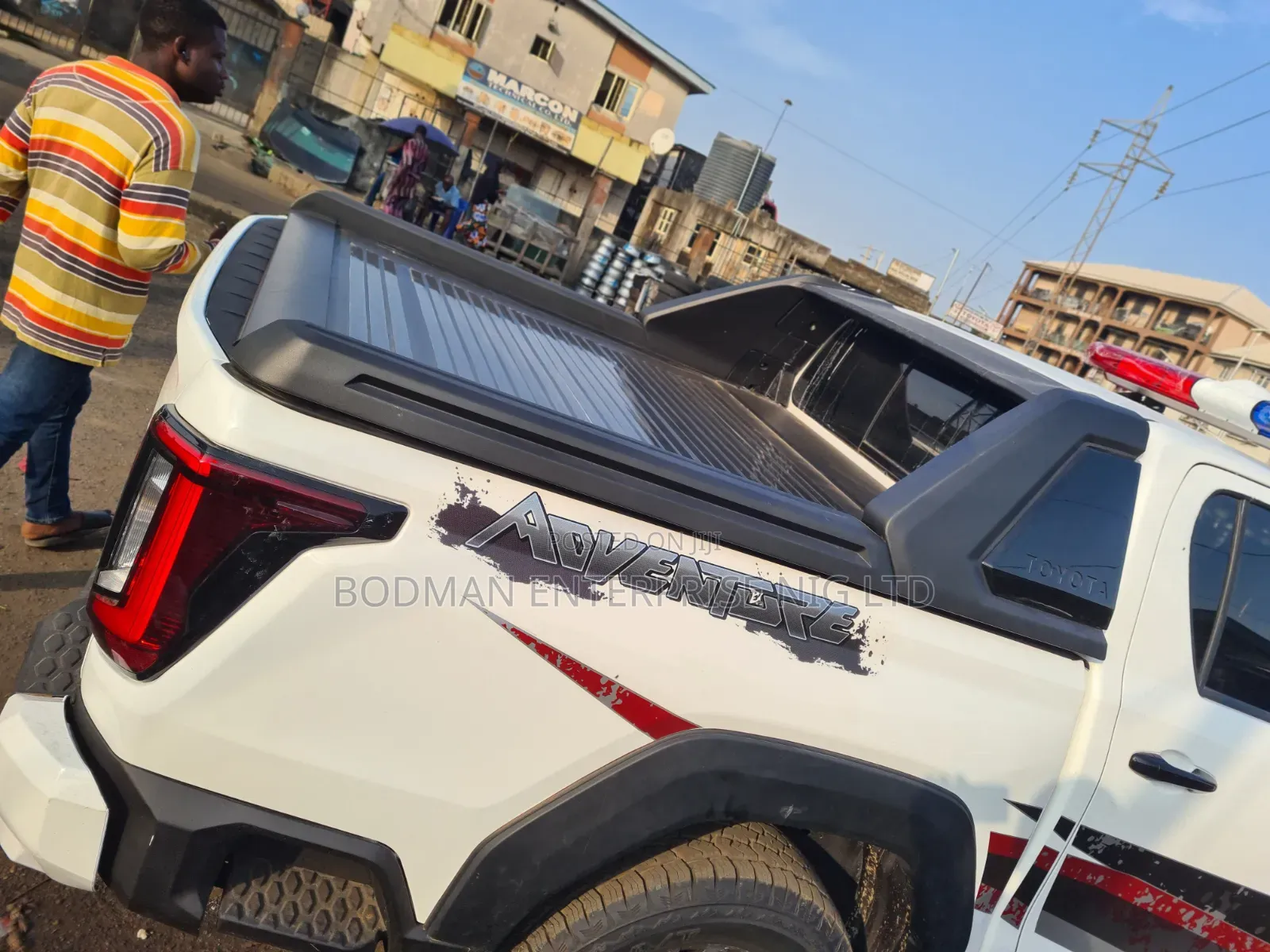 Automatic Retractable Boot Cover With Travo Spoiler for Toyota Hilux-'