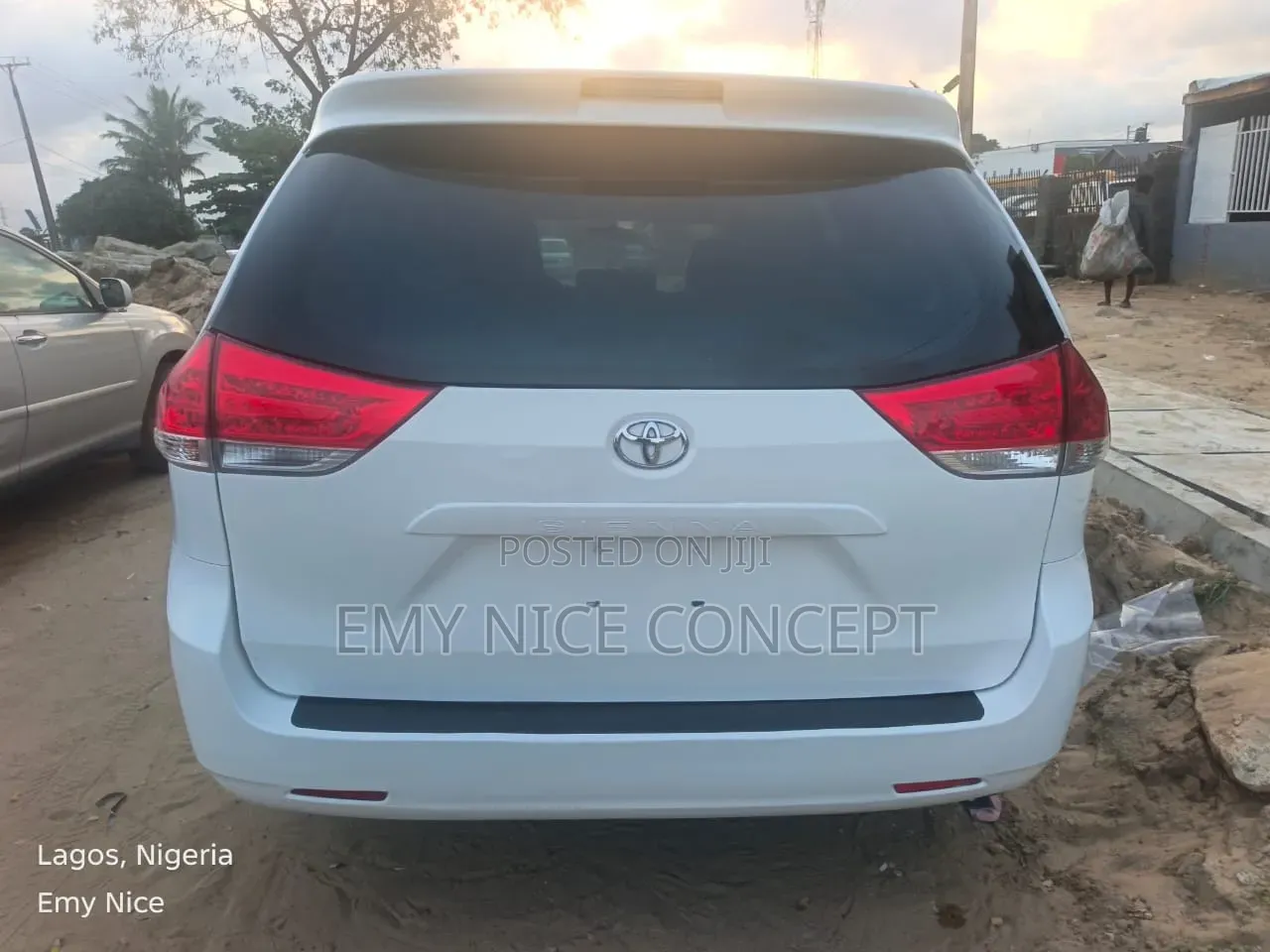 Toyota Sienna L 7-Passenger 4dr Minivan (3.5L 6cyl 6A) 2014 White