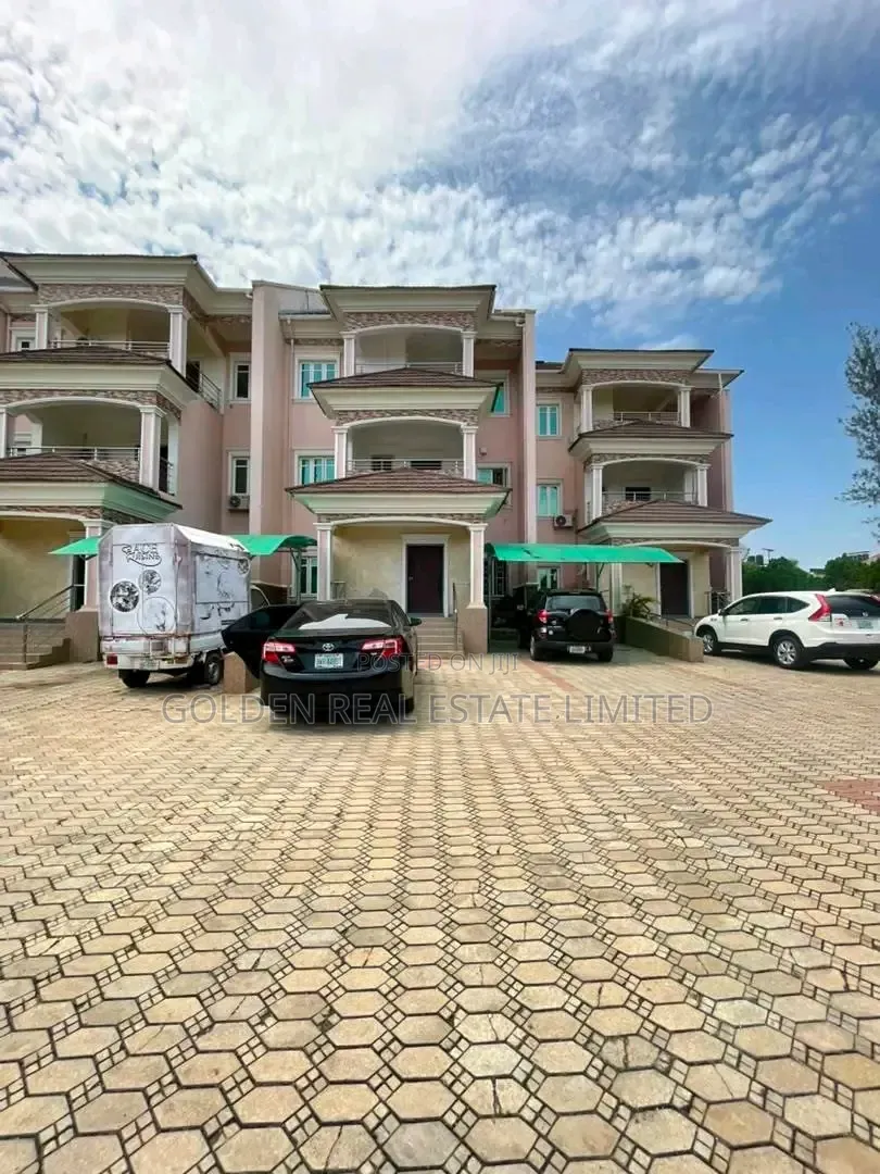 6bdrm Townhouse / Terrace in Katampe Extension for rent