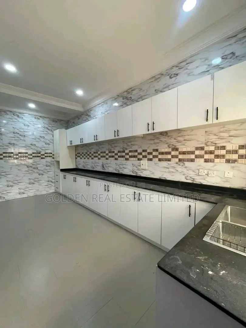 6bdrm Townhouse / Terrace in Katampe Extension for rent