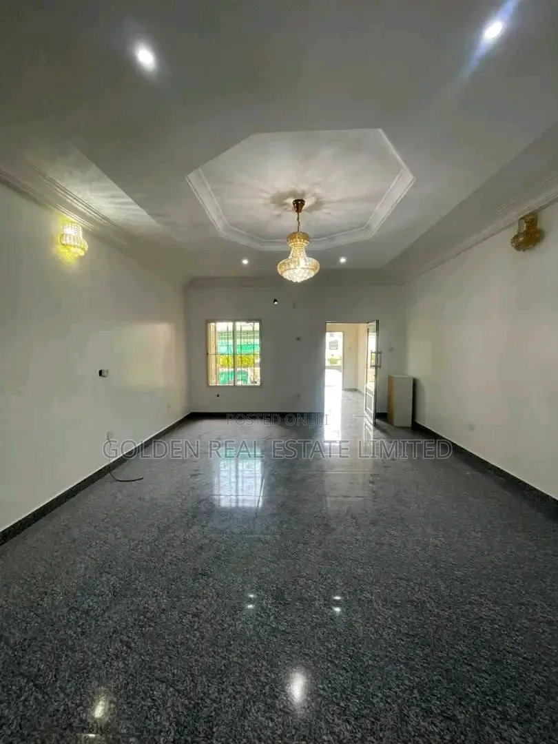 6bdrm Townhouse / Terrace in Katampe Extension for rent