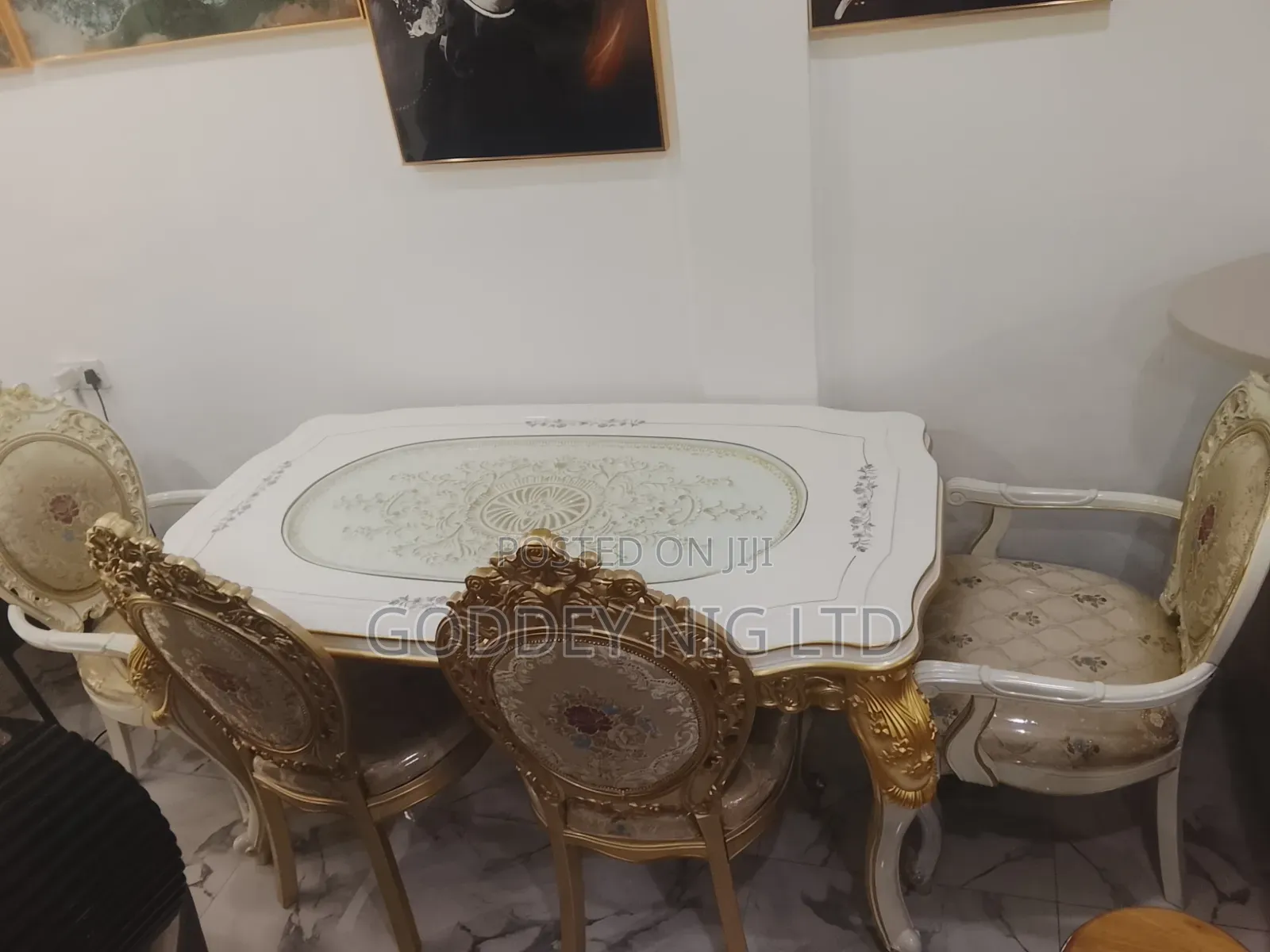 Solid Royal Dining by 6