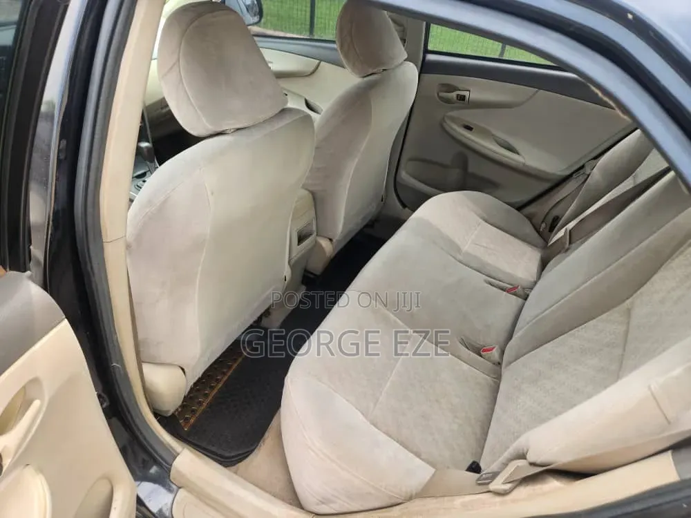 Toyota Corolla 2010 Black