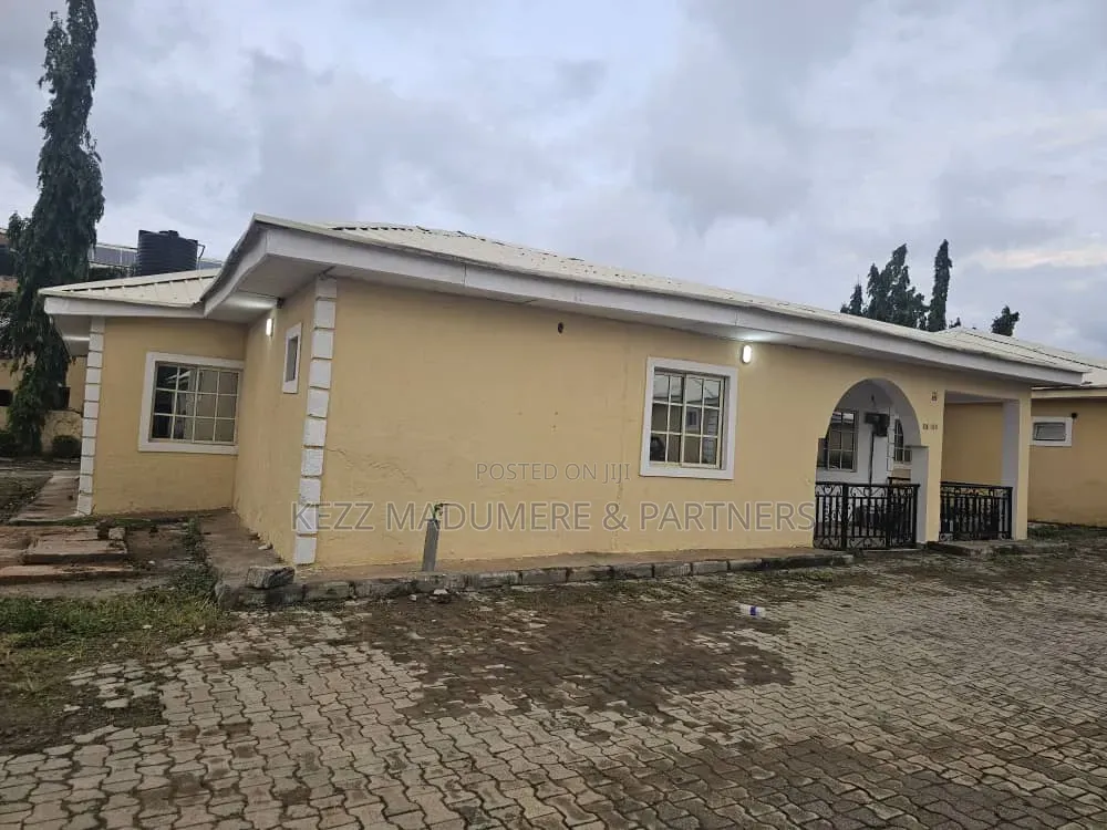 3bdrm Bungalow in Nut Junction , Lugbe for sale