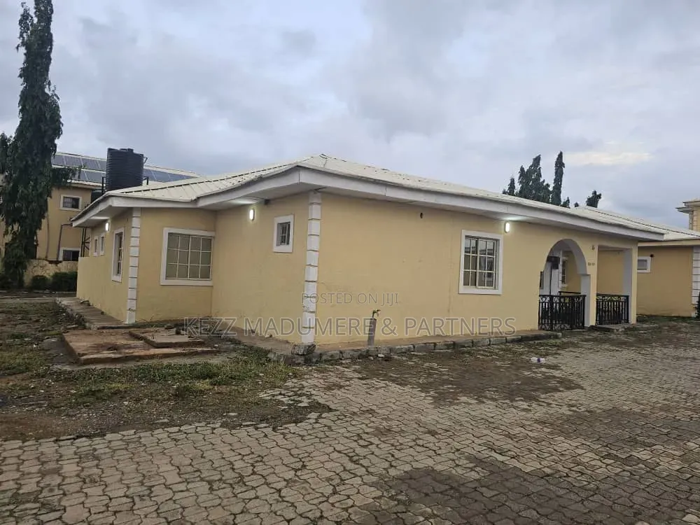 3bdrm Bungalow in Nut Junction , Lugbe for sale