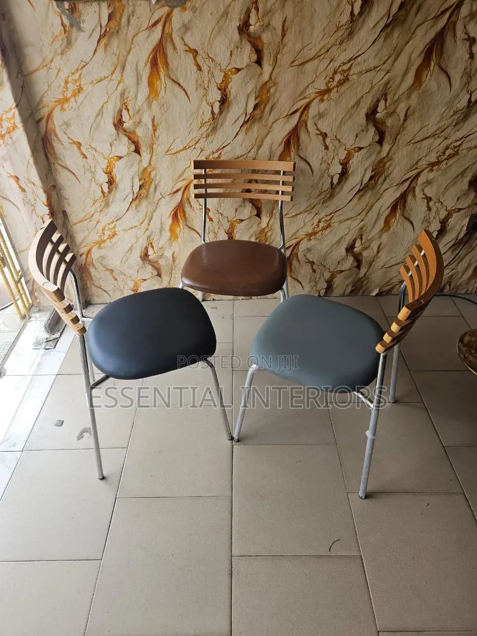 Luxury 3 or 4 Seaters Restaurant Table and Chair