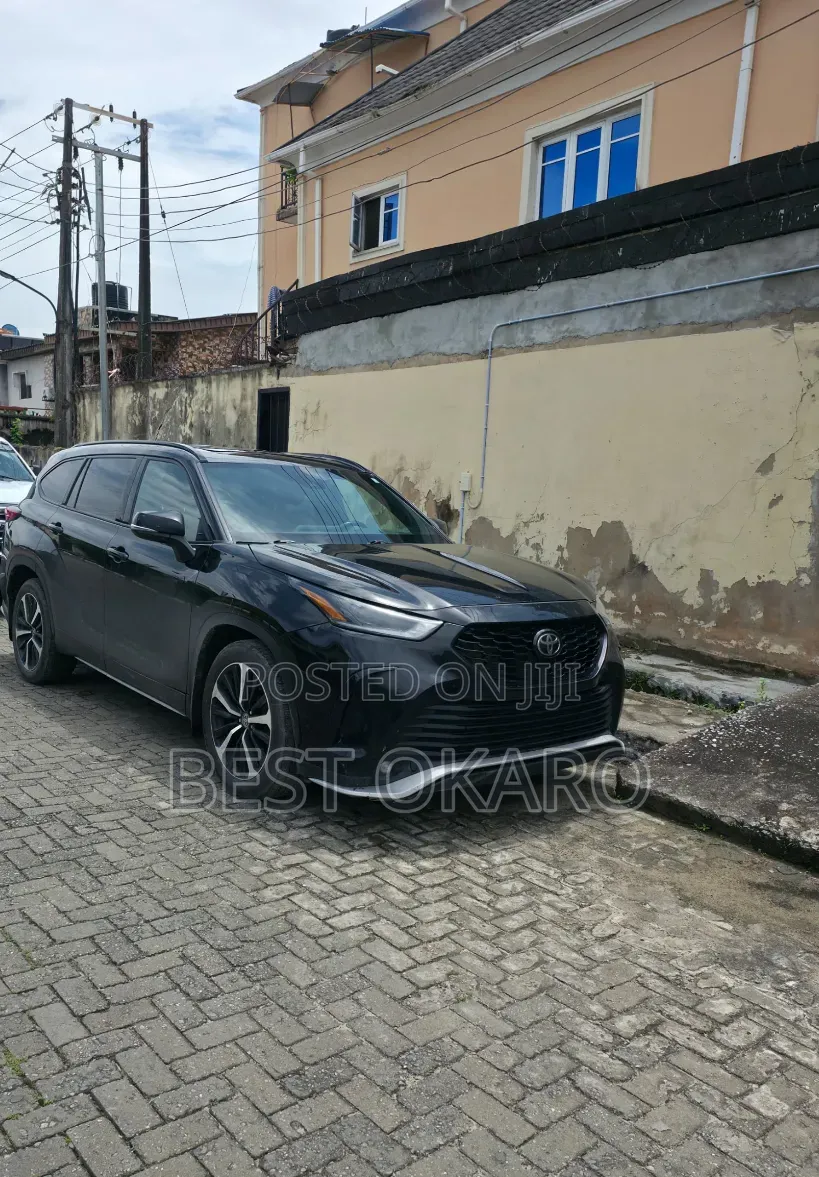 Toyota Highlander 2022 Black