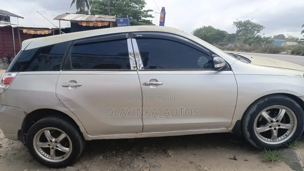 Toyota Matrix 2006 Silver
