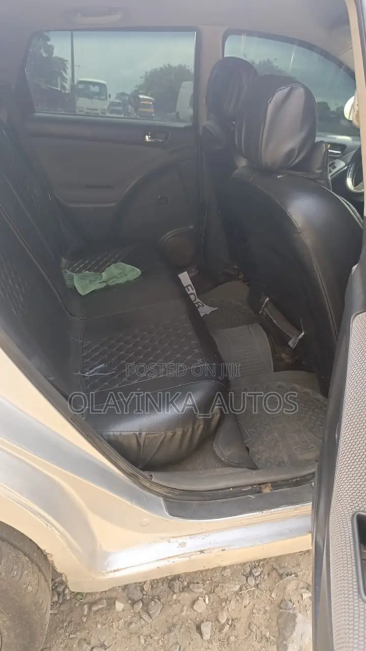 Toyota Matrix 2006 Silver