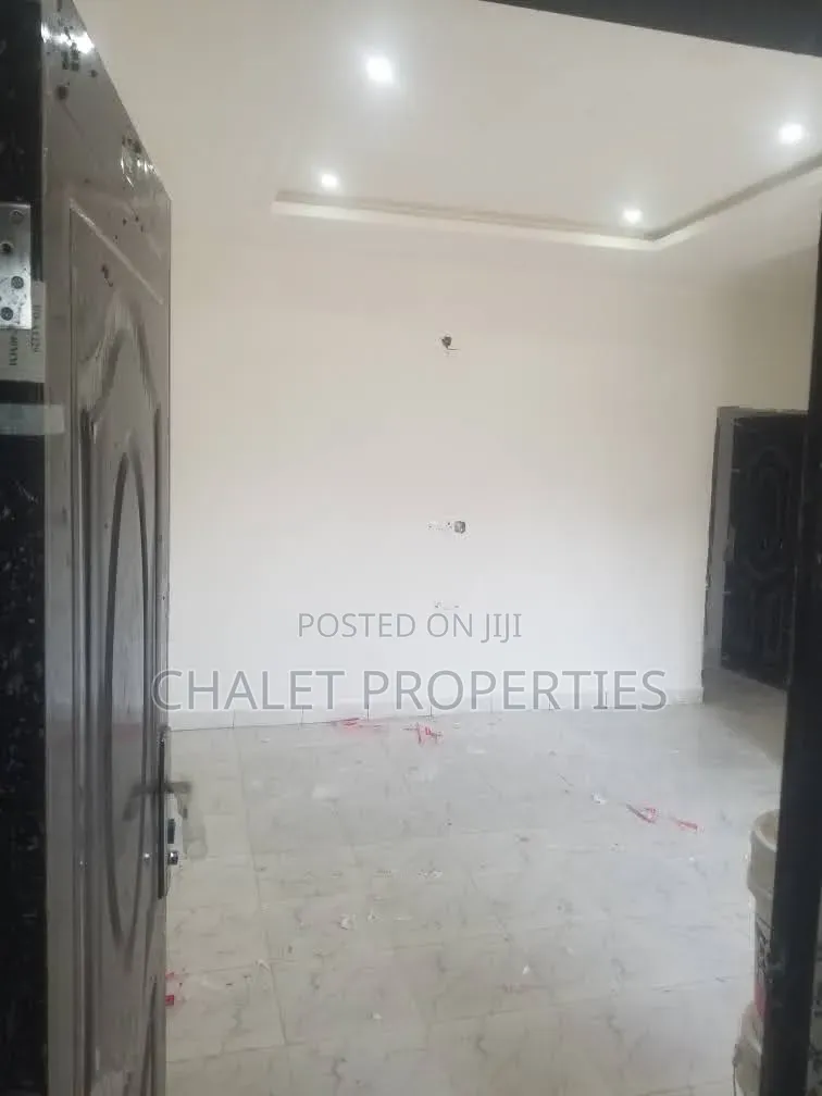 6bdrm Bungalow in Beside Government, Zuba for sale