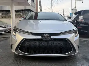 Toyota Corolla LE 2021 Silver