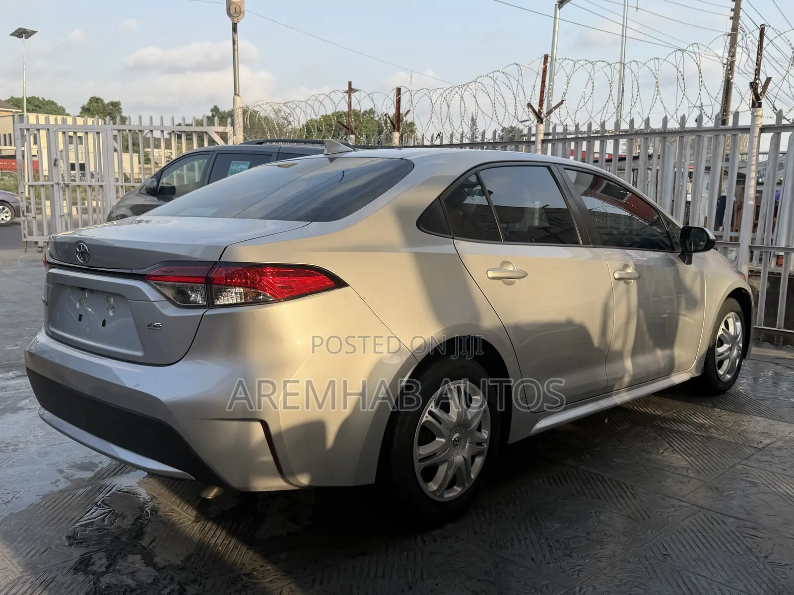 Toyota Corolla LE 2021 Silver