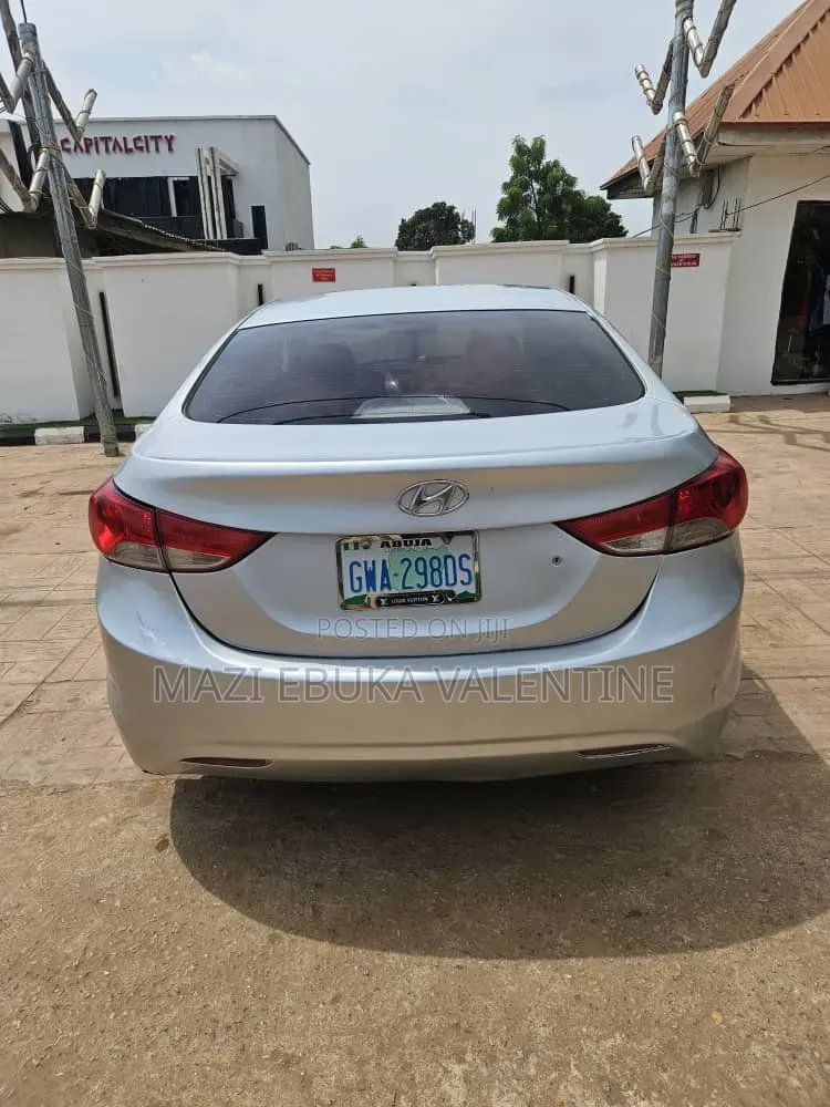 Hyundai Elantra 2013 Silver