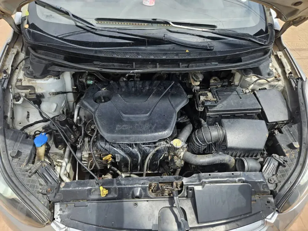 Hyundai Elantra 2013 Silver