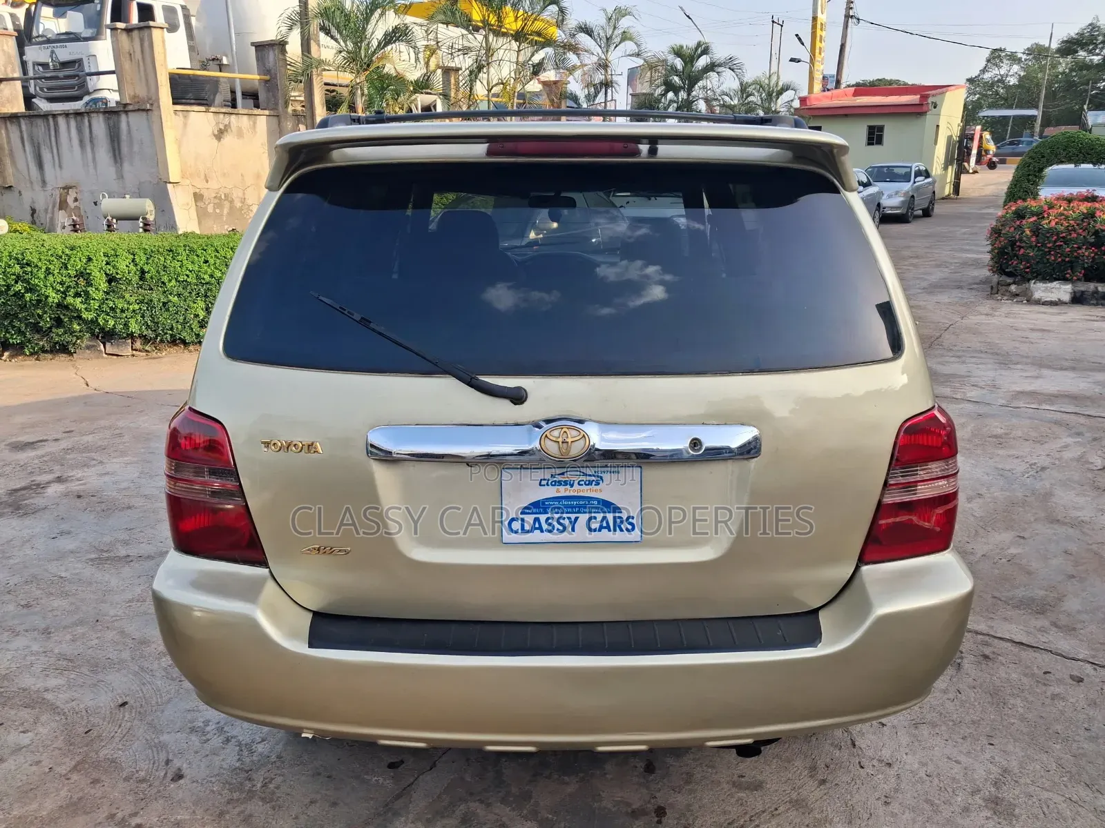 Toyota Highlander Base FWD 2004 Gold