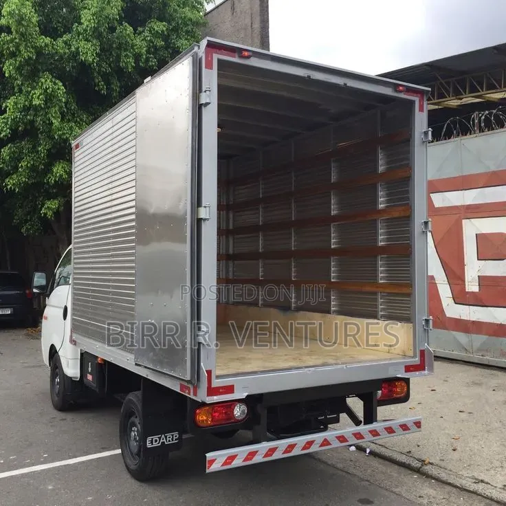 10-Ton Truck for Building Supply Delivery