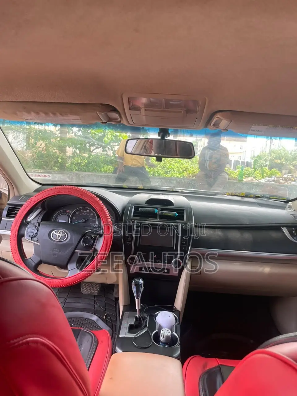 Toyota Camry LE 4dr Sedan (2.5L 4cyl 6A) 2013 Gold