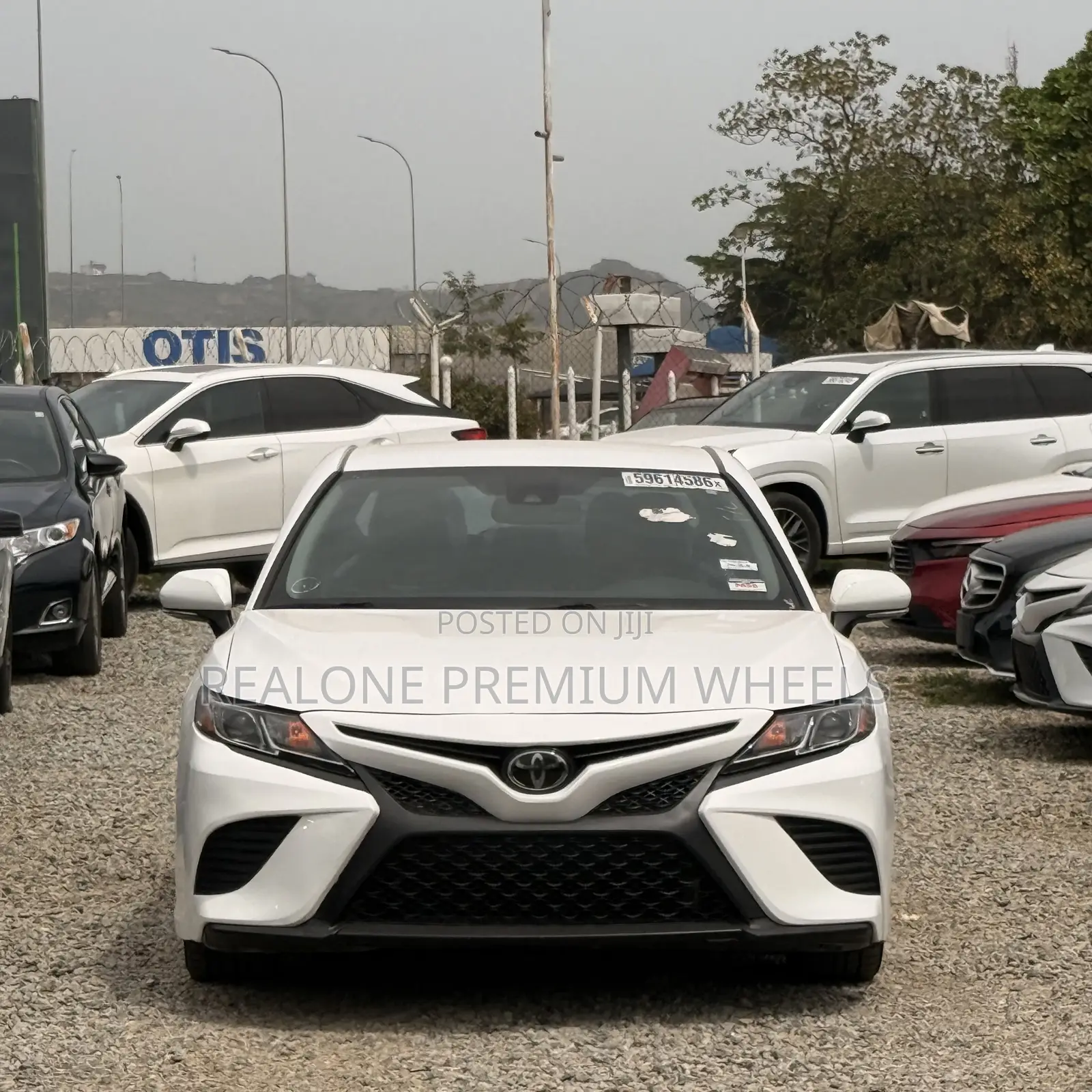 Toyota Camry 2019 White