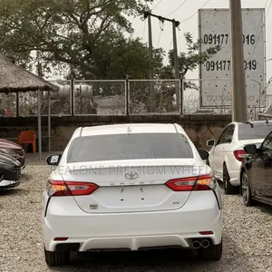 Toyota Camry 2019 White