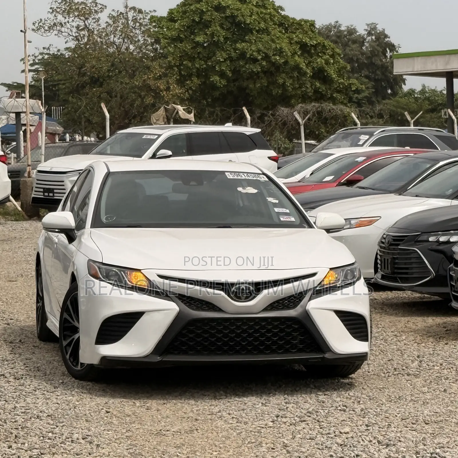 Toyota Camry 2019 White