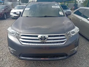Toyota Highlander Limited 3.5l 4WD 2013 Gray