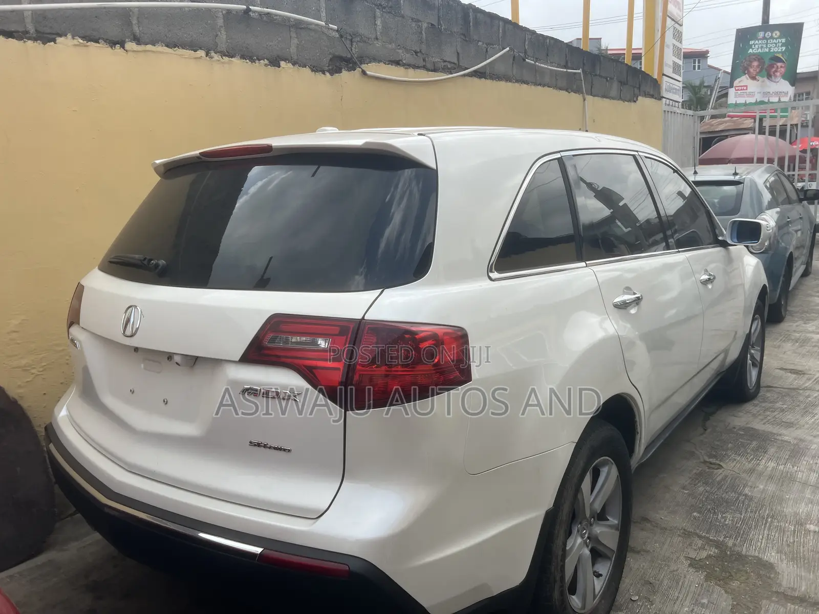 Acura MDX SUV 4dr AWD (3.7L 6cyl 6A) 2011 White