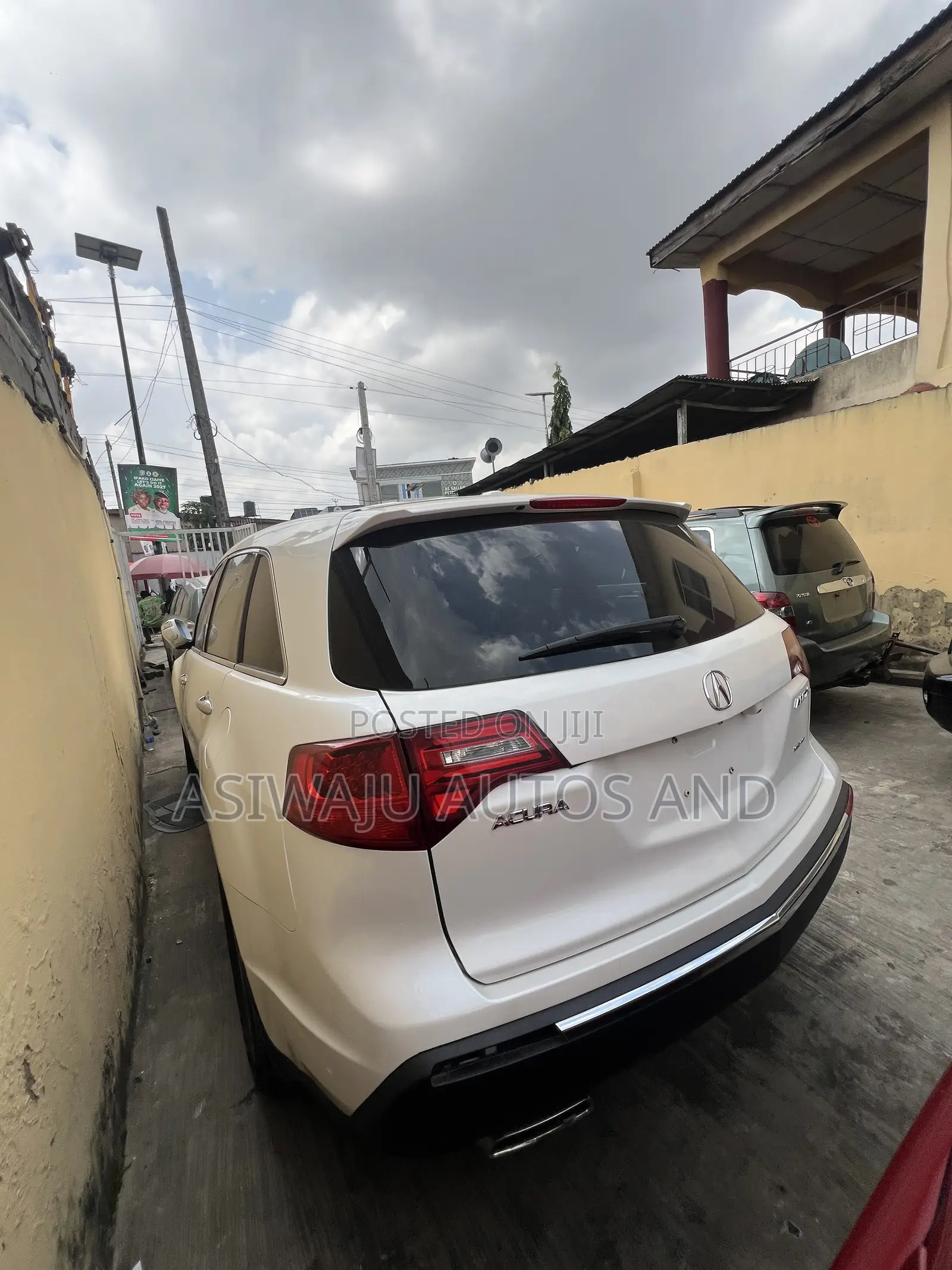 Acura MDX SUV 4dr AWD (3.7L 6cyl 6A) 2011 White