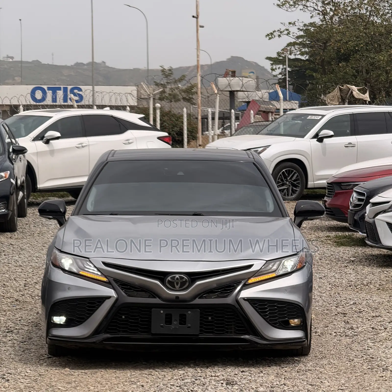 Toyota Camry XSE V6 (3.5L V6 8A) 2019 Silver