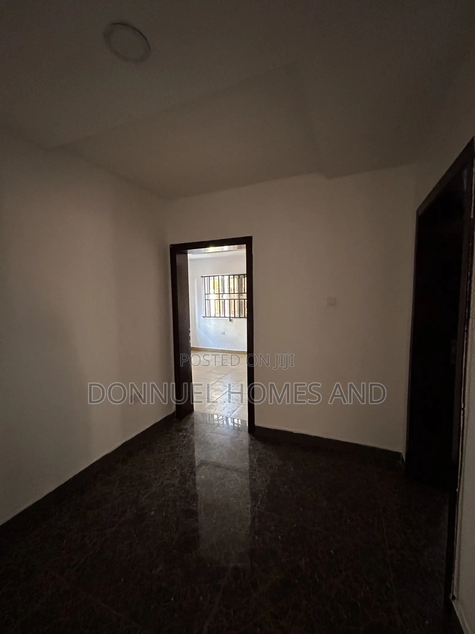 3bdrm Block of Flats in Osapa london for rent