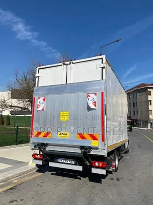 30-Ton Covered Truck for Factory Dispatch