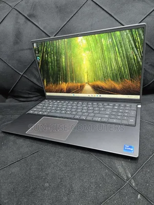 Laptop Dell Vostro 15 5510 16GB Intel Core i7 SSD 256GB