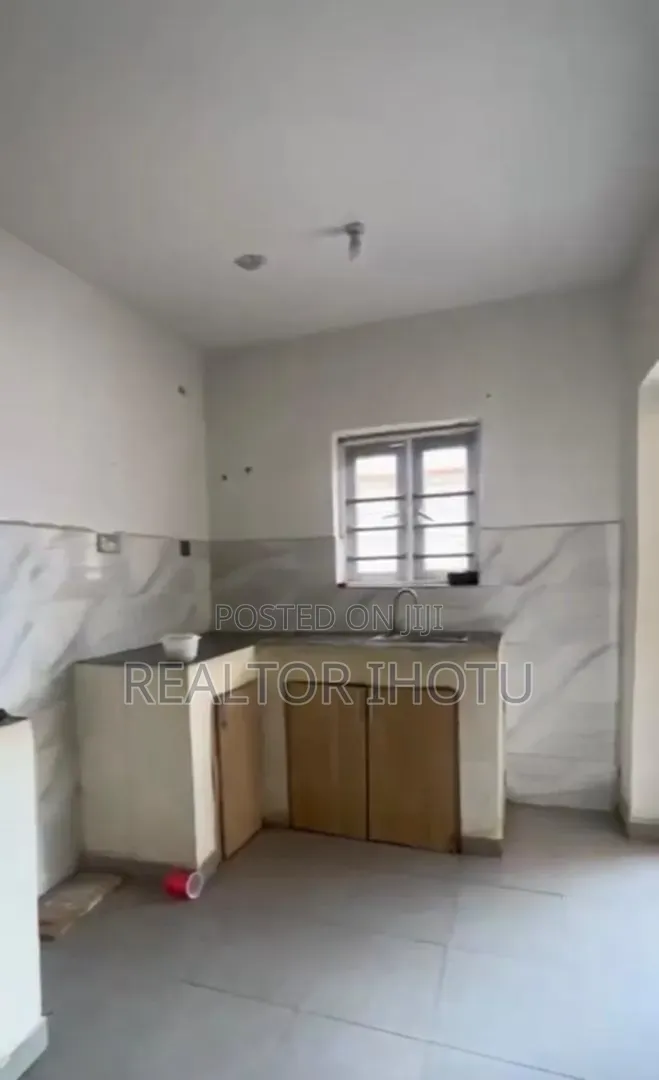 2bdrm Block of Flats in Idu for sale