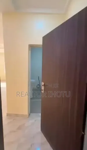 3bdrm Block of Flats in Idu for sale