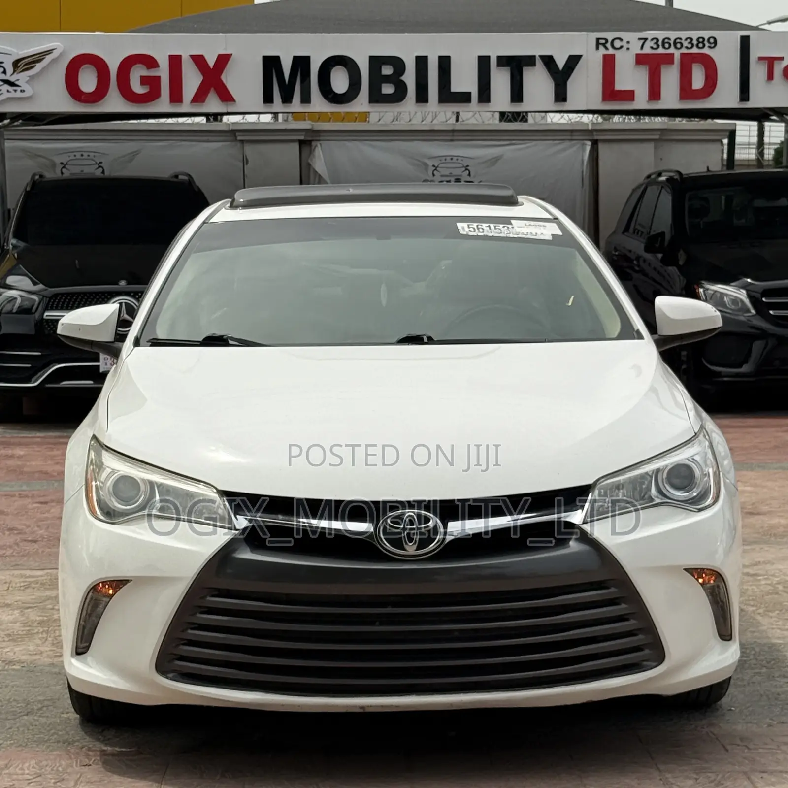 Toyota Camry XLE 4dr Sedan (2.5L 4cyl 6A) 2017 White
