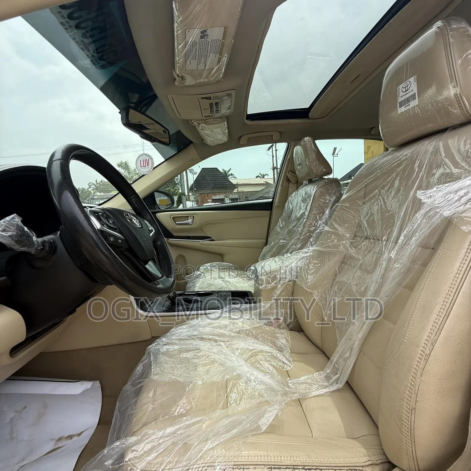 Toyota Camry XLE 4dr Sedan (2.5L 4cyl 6A) 2017 White