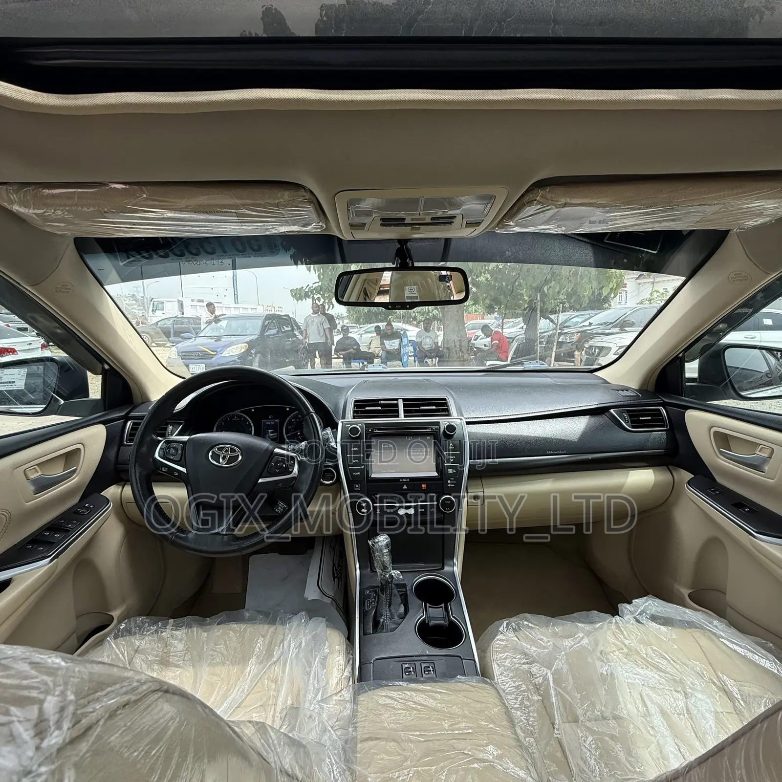 Toyota Camry XLE 4dr Sedan (2.5L 4cyl 6A) 2017 White