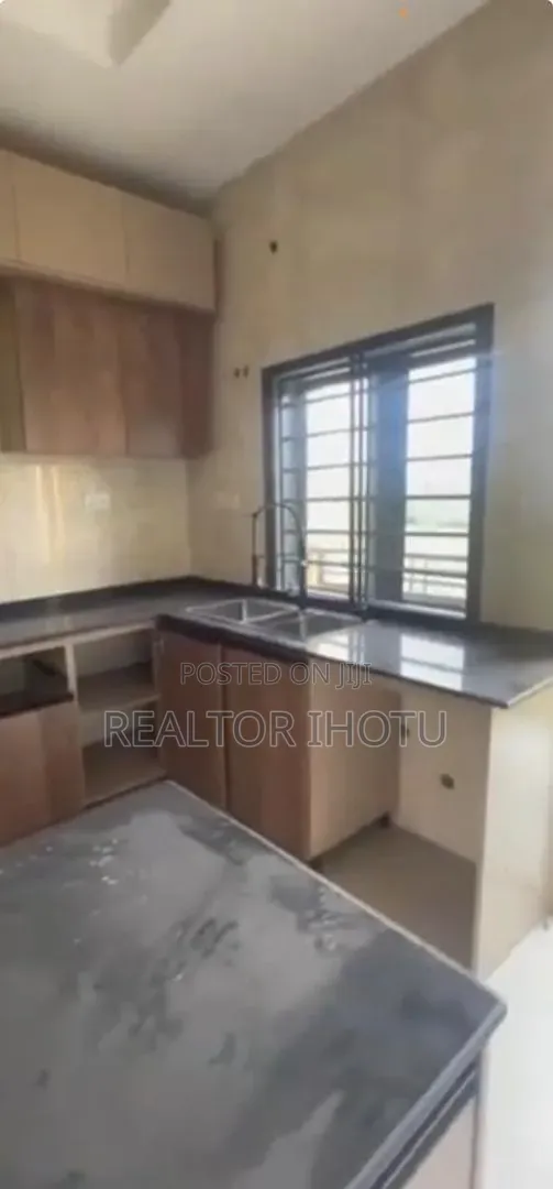 3bdrm Apartment in River Park Estate, Sabon Lugbe for sale