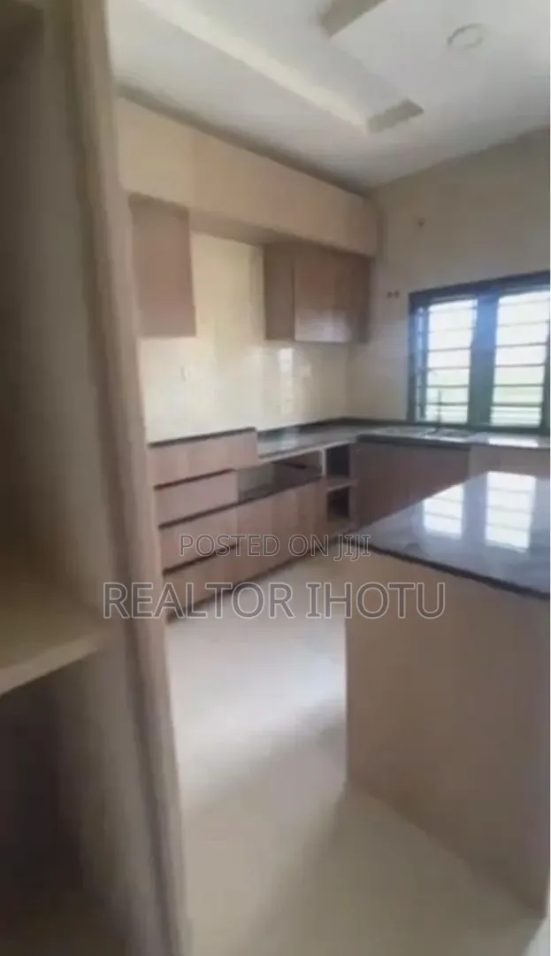 3bdrm Apartment in River Park Estate, Sabon Lugbe for sale