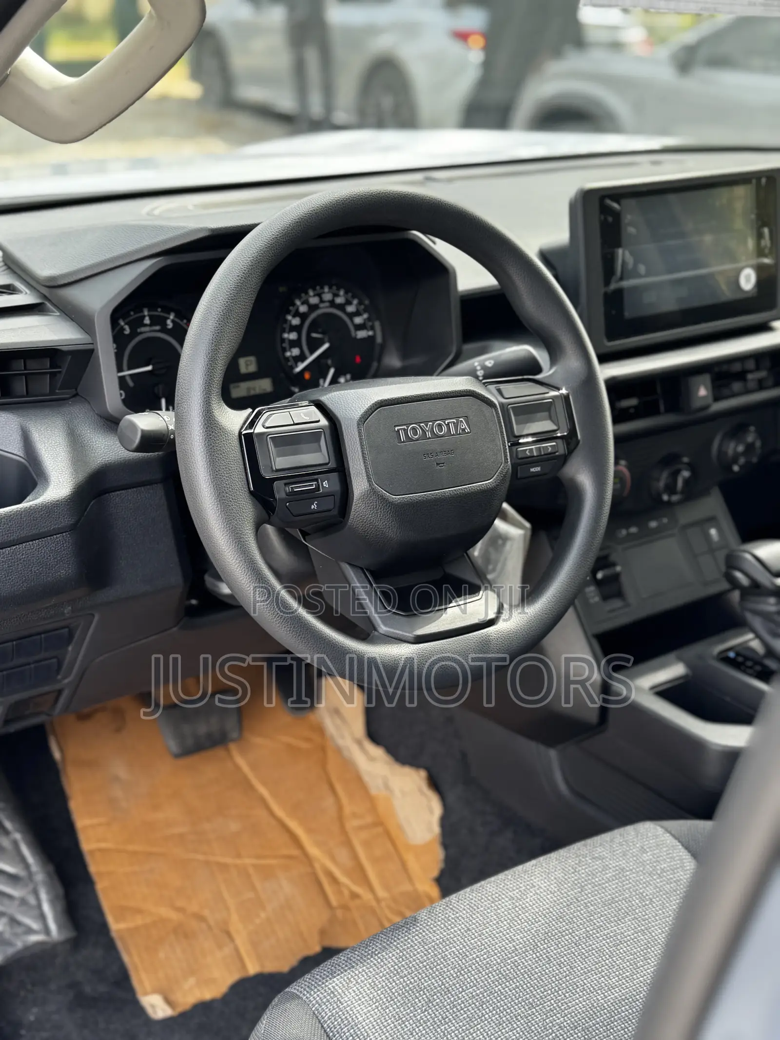 New Toyota Hilux Active (Hybrid) 2026 Gray